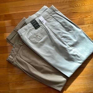 Men’s New Pleated dress pants with cuffs. Size 40x30. 1 pair still has tags!